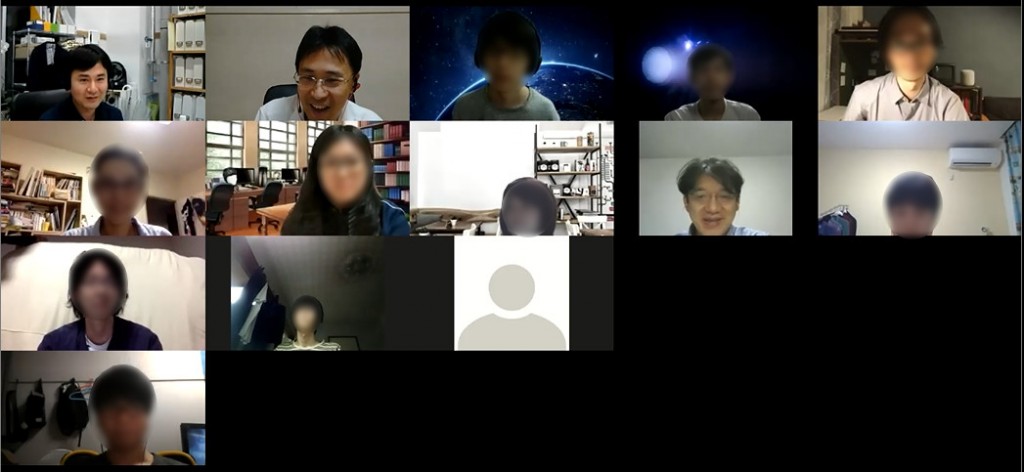 学生達とオンラインディスカッションされるクフウシヤ大西様